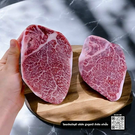 Alternative view of เนื้อวากิวมิยาซากิ Tenderloin A5 คัดฟิเลมิยอง