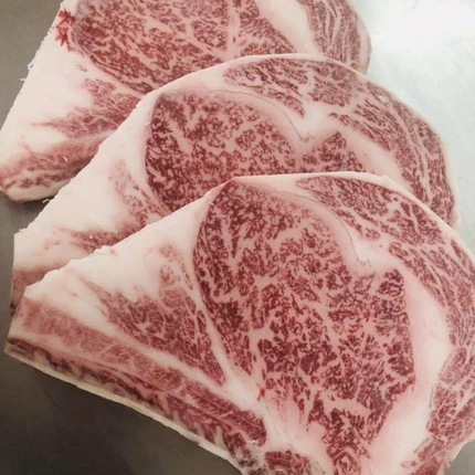 Alternative view of Kagoshima Wagyu Ribeye A5 (คาโกชิม่าวากิว ริบอาย A5)